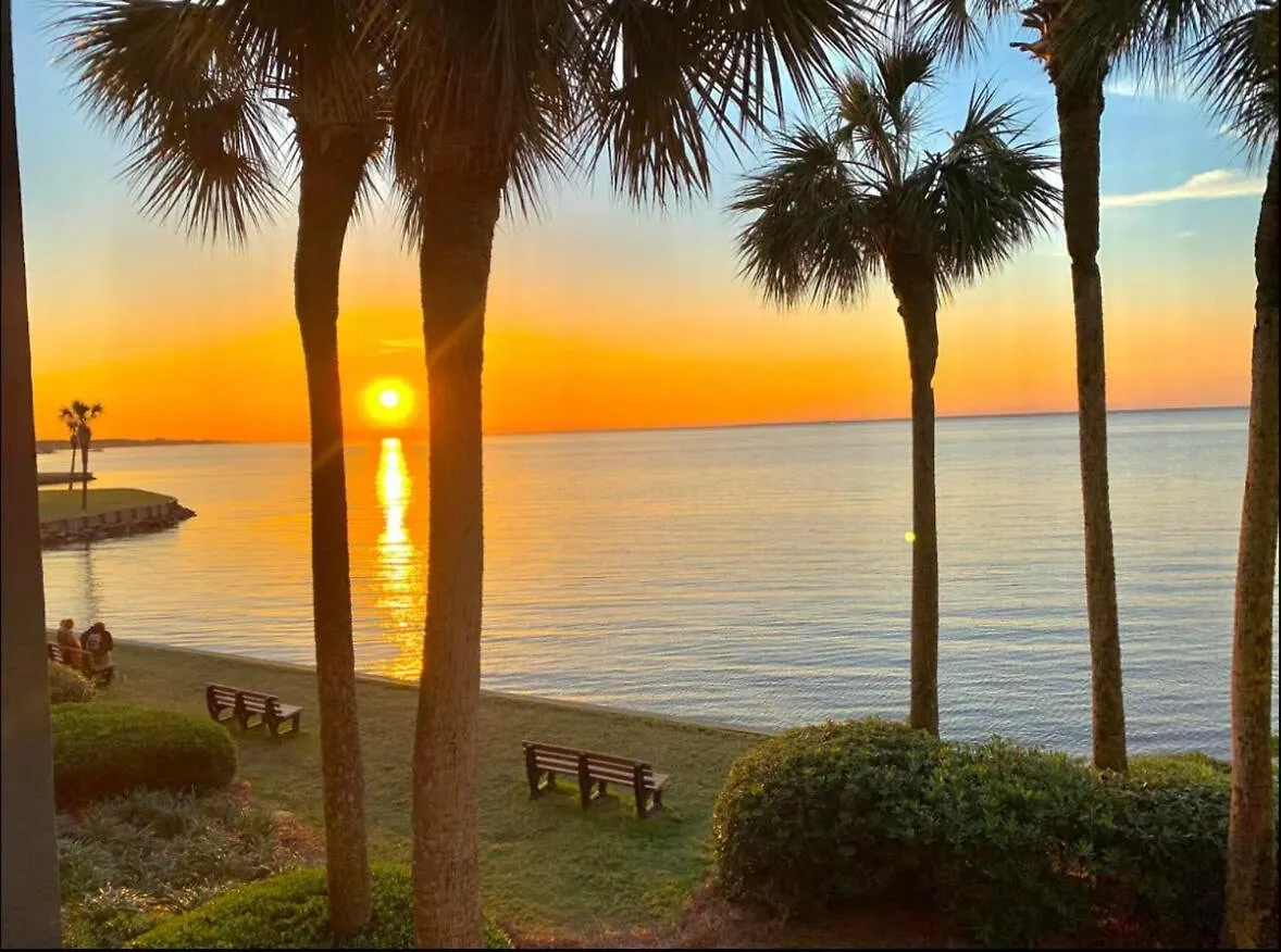 Lovely Sandestin Resort Studio With Balcony And Sunset View 0*, Дестин